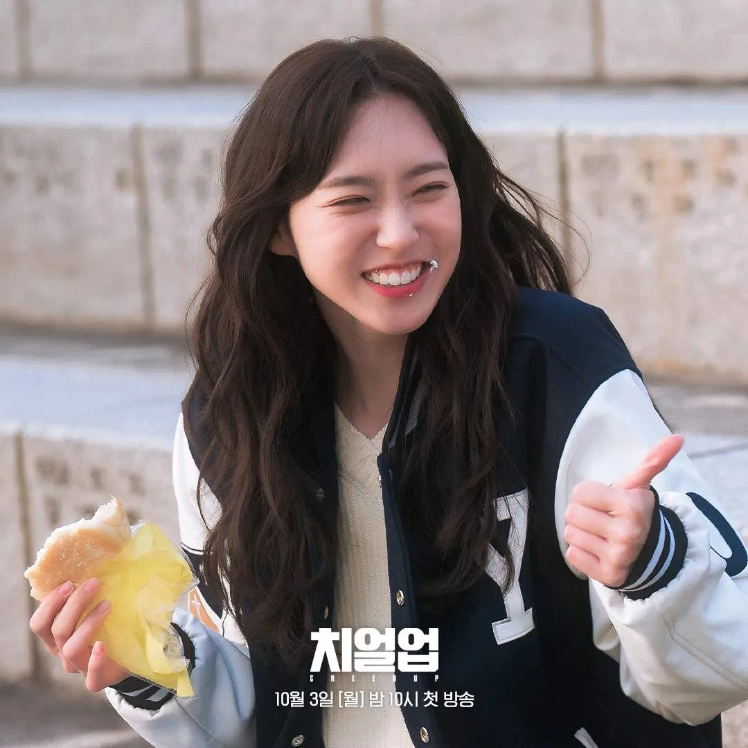 Han Ji Hyun phải ăn nhiều bánh kem vì đó là món ăn của Do Hae Yi (Nguồn: Internet).