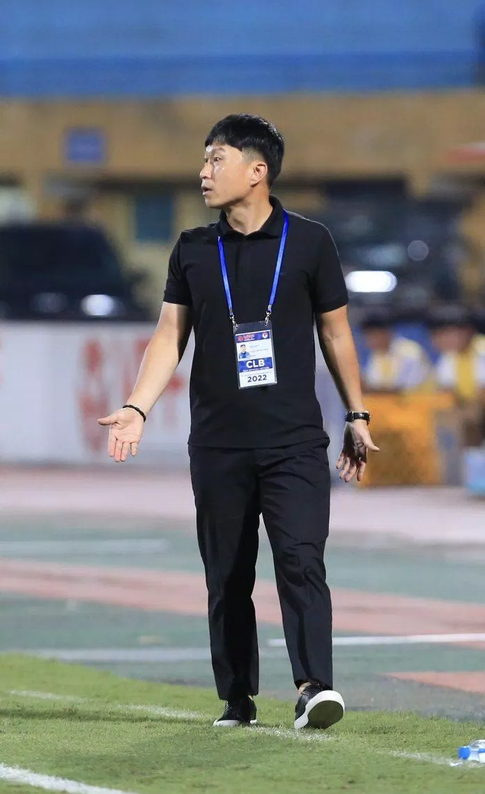 HLV Chun Jae Ho chia tay CLB Hà Nội vì chưa có bằng Pro HLV (Ảnh: Internet)