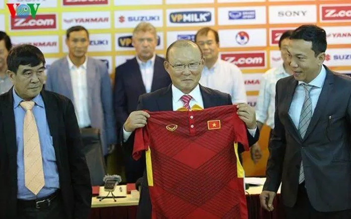 Ngay trong buổi họp báo nhậm chức HLV trưởng đội tuyển Việt Nam, thầy Park đã tuyên bố sẽ mang lại thành công cho bóng đá Việt Nam trong tương lai (Ảnh: Internet)