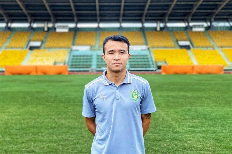 Mùa giải 2022 vừa qua, Hoàng Thanh Tùng khoác áo Cần Thơ chơi tại giải Hạng Nhất Quốc gia (Ảnh: Internet) Mùa giải 2022 vừa qua, Hoàng Thanh Tùng khoác áo Cần Thơ chơi tại giải Hạng Nhất Quốc gia (Ảnh: Internet)