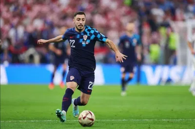 Máy chạy thực sự bên hành lang cánh của Croatia tại World Cup 2022 (Ảnh: Internet) Máy chạy thực sự bên hành lang cánh của Croatia tại World Cup 2022 (Ảnh: Internet)