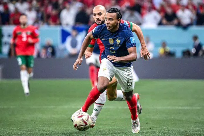 Jules Kounde hoàn toàn có thể là điểm yếu của tuyển Pháp ở chung kết World Cup 2022 (Ảnh: Internet) Jules Kounde hoàn toàn có thể là điểm yếu của tuyển Pháp ở chung kết World Cup 2022 (Ảnh: Internet)