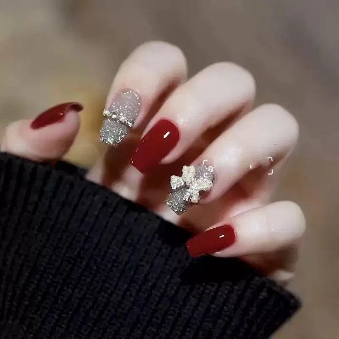 Mẫu nail Tết 2023 màu đỏ rực rỡ, nổi bật. (Ảnh: Internet)