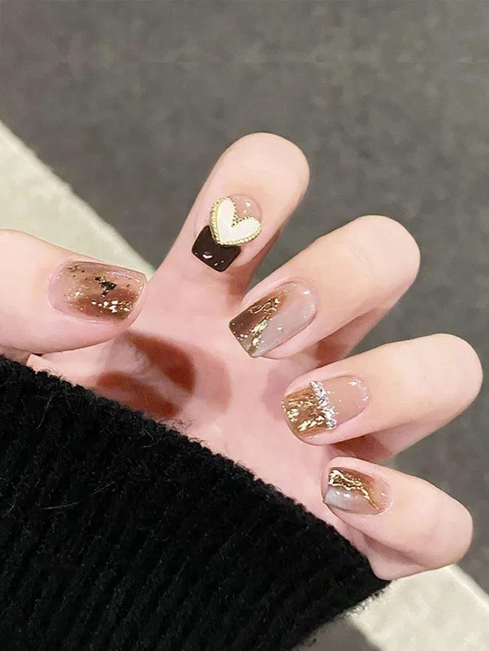 Mẫu nail Tết 2023 đẹp sang chảnh. (Ảnh: Internet)