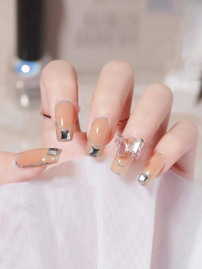 Mẫu nail Tết 2023 đẹp sang chảnh. (Ảnh: Internet)