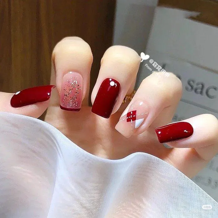 Mẫu nail Tết 2023 màu đỏ rực rỡ, nổi bật. (Ảnh: Internet)