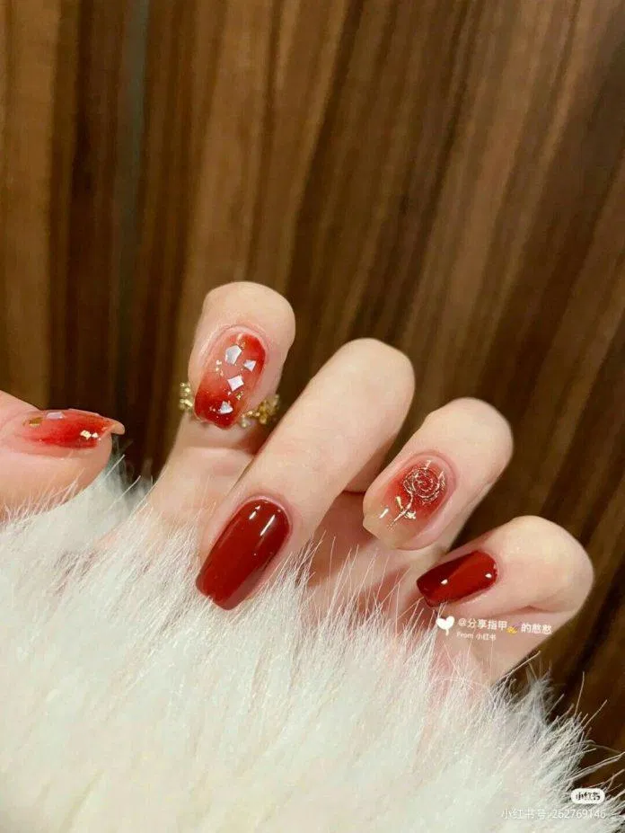 Mẫu nail Tết 2023 màu đỏ rực rỡ, nổi bật. (Ảnh: Internet)