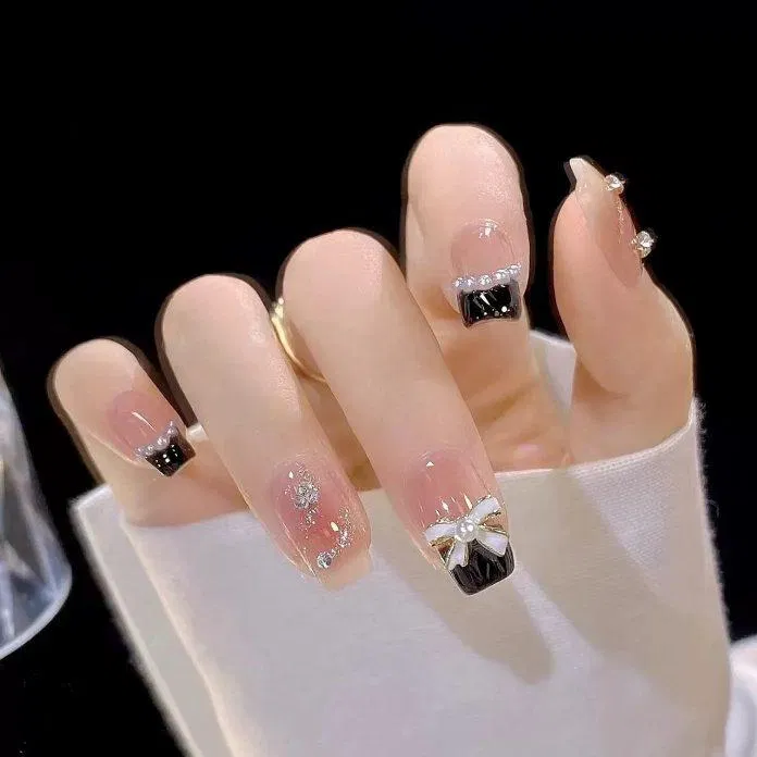 Mẫu nail Tết 2023 đẹp sang chảnh. (Ảnh: Internet)