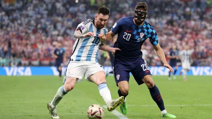 Messi cho Gvardiol một trải nghiệm quý giá khi đối đầu với một trong những cầu thủ xuất sắc nhất thế giới hiện tại (Ảnh: Internet) Messi cho Gvardiol một trải nghiệm quý giá khi đối đầu với một trong những cầu thủ xuất sắc nhất thế giới hiện tại (Ảnh: Internet)