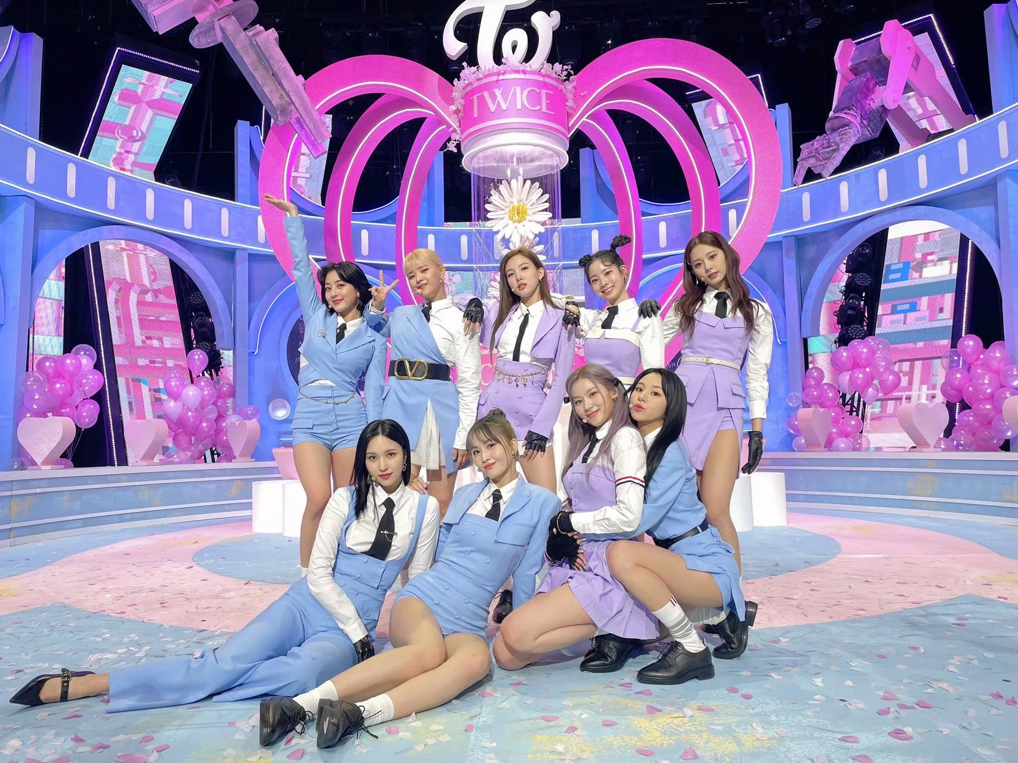 TWICE là nhóm nhạc Kpop được trả lương cao nhất thời điểm hiện tại (Ảnh: Internet).