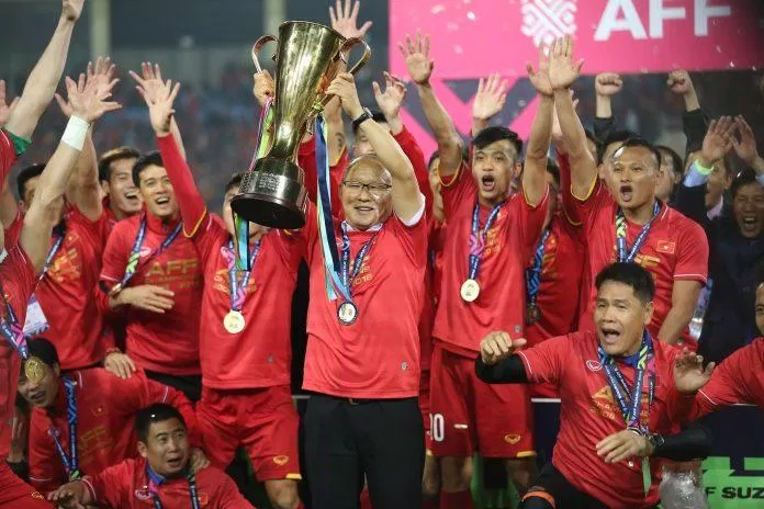 AFF Cup 2018 là danh hiệu cao quý đầu tiên mà HLV Park Hang Seo đạt được với đội tuyển Việt Nam (Ảnh: Internet)