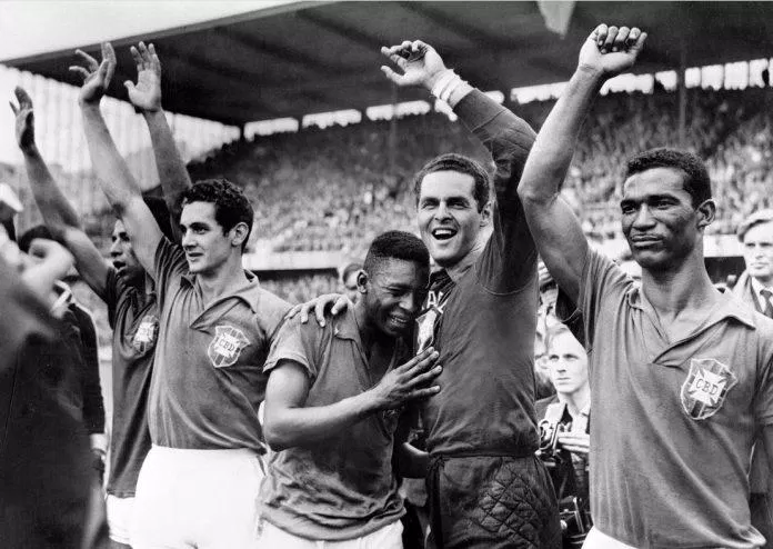 Khi nhắc về World Cup 1958, người ta sẽ nói về màn trình diễn đỉnh cao của Pele ở tuổi 17 (Ảnh: Internet) Khi nhắc về World Cup 1958, người ta sẽ nói về màn trình diễn đỉnh cao của Pele ở tuổi 17 (Ảnh: Internet)