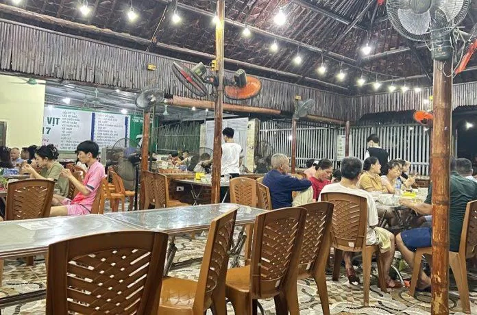 Không gian bên trong của quán. (Ảnh: Internet)