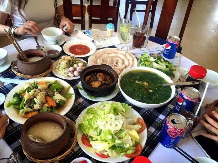 Nồi cơm Quán Việt (Nguồn: Internet)