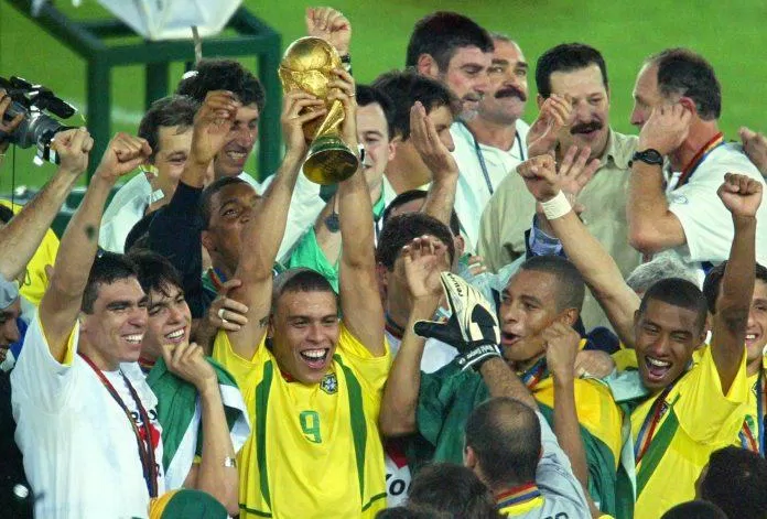 Ronaldo De Lima góp công lớn vào chiến tích vô địch World Cup 2002 của Brazil khi anh trở thành vua phá lưới với 8 bàn thắng (Ảnh: Internet) Ronaldo De Lima góp công lớn vào chiến tích vô địch World Cup 2002 của Brazil khi anh trở thành vua phá lưới với 8 bàn thắng (Ảnh: Internet)