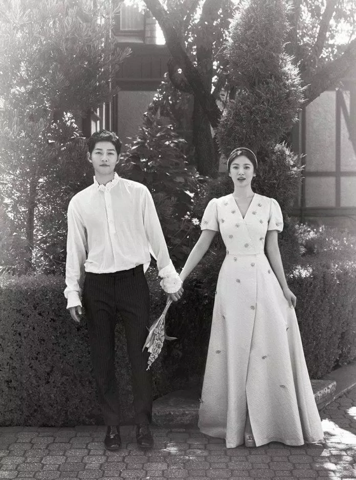 Sự đổ vỡ trong hôn nhân của "cặp đôi thế kỷ" Song Joong Ki và Song Hye Kyo khiến nhiều người tiếc nuối Sự đổ vỡ trong hôn nhân của "cặp đôi thế kỷ" Song Joong Ki và Song Hye Kyo khiến nhiều người tiếc nuối