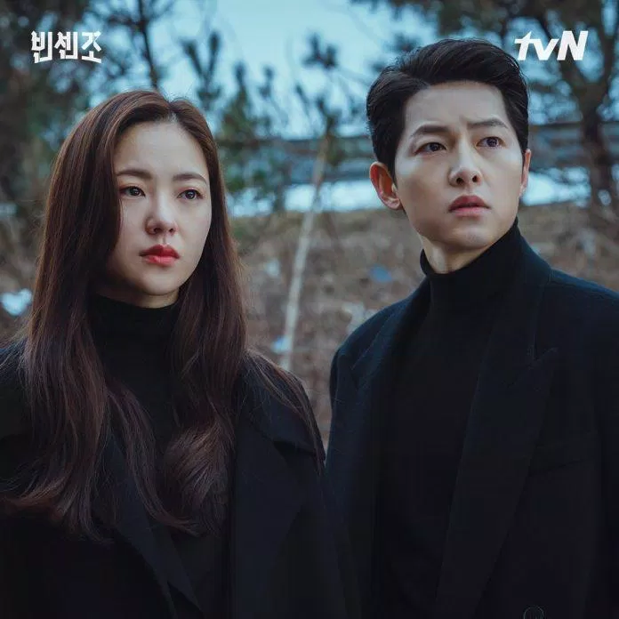 Song Joong Ki liên tục vướng tin đồn hẹn hò với đồng nghiệp nữ sau ly hôn (Ảnh: Internet). Song Joong Ki liên tục vướng tin đồn hẹn hò với đồng nghiệp nữ sau ly hôn (Ảnh: Internet).