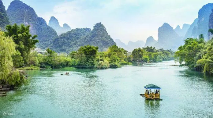 Du thuyền trên sông Li, Quế Lâm - Nguồn: Internet Du thuyền trên sông Li, Quế Lâm - Nguồn: Internet