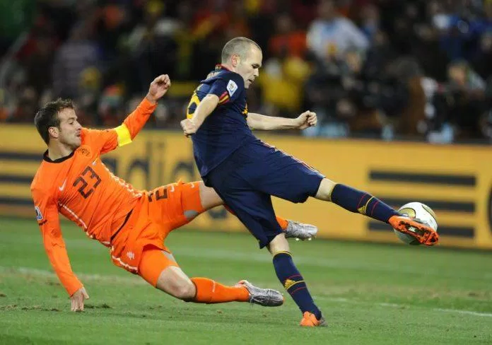 Bàn thắng vàng của Iniesta đưa Tây Ban Nha lên đỉnh World Cup 2010 tại Nam Phi (Ảnh: Internet)