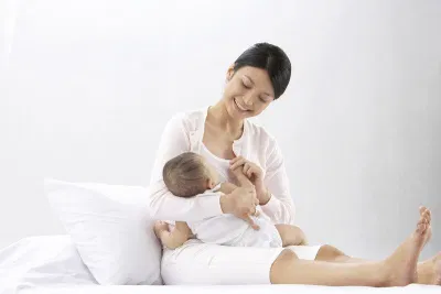 Sữa mẹ là thức ăn hoàn hảo nhất đối với trẻ nhỏ (Nguồn: Internet) Sữa mẹ là thức ăn hoàn hảo nhất đối với trẻ nhỏ (Nguồn: Internet)