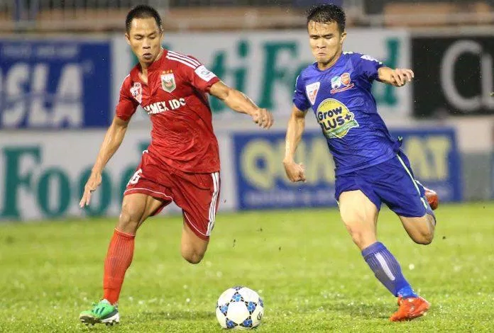 Hoàng Thanh Tùng cùng các thành viên lứa 1 Học viện HAGL JMG Arsenal được bầu Đức đôn lên đội 1 HAGL ngay mùa giải 2015 (Ảnh: Internet) Hoàng Thanh Tùng cùng các thành viên lứa 1 Học viện HAGL JMG Arsenal được bầu Đức đôn lên đội 1 HAGL ngay mùa giải 2015 (Ảnh: Internet)