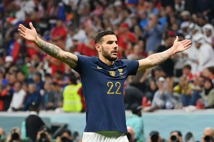 Theo Hernandez là phát hiện thú vị nhất của HLV Deschamps tại World Cup 2022 (Ảnh: Internet) Theo Hernandez là phát hiện thú vị nhất của HLV Deschamps tại World Cup 2022 (Ảnh: Internet)