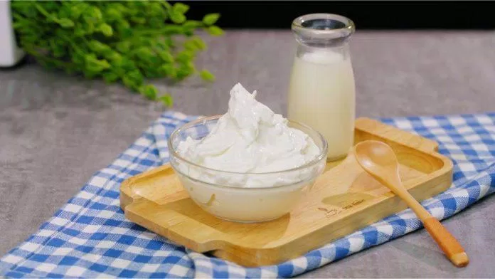 Sữa chua Hy Lạp là thực phẩm có lợi cho người cao huyết áp (Ảnh: Internet)