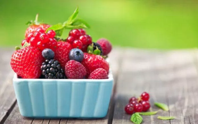 Quả mọng là thực phẩm giàu flavonoid (Ảnh: Internet) Quả mọng là thực phẩm giàu flavonoid (Ảnh: Internet)