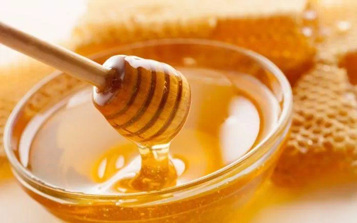 Người bệnh đái tháo đường nên hạn chế dùng mật ong (Ảnh: Internet)