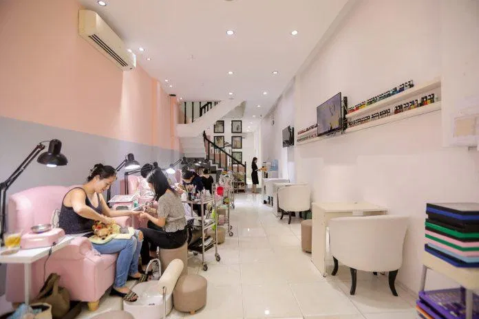 Không gian tầng một được bài trí đơn giản Không gian tầng một được bài trí đơn giản