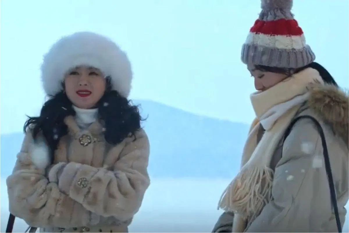 Hứa Bán Hạ một mình ở nước ngoài tìm con đường ra, (Ảnh: Internet)