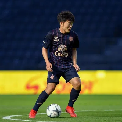 Đầu năm 2019, anh chuyển từ Hoàng Anh Gia Lai sang Buriram United dưới dạng hợp đồng cho mượn với thời hạn 1 năm (Ảnh: Internet) Đầu năm 2019, anh chuyển từ Hoàng Anh Gia Lai sang Buriram United dưới dạng hợp đồng cho mượn với thời hạn 1 năm (Ảnh: Internet)