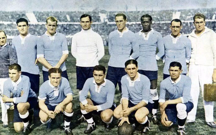 Đội hình của tuyển Uruguay lần đầu tiên lên ngôi vô địch World Cup 1930 (Ảnh: Internet)