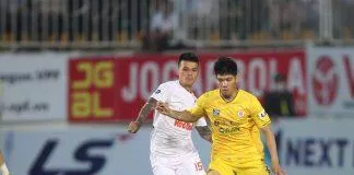 Ngân Văn Đại (áo vàng) từng thi đấu cho CLB Hà Nội
