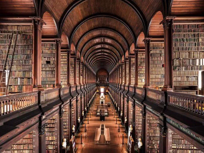 223 10 địa điểm du lịch trên thế giới sẽ biến mất vào năm 2023 mới nhất 8 Dublin Literary Museum ili ndi mabuku ambiri otchuka padziko lonse lapansi (Chithunzi: Internet).