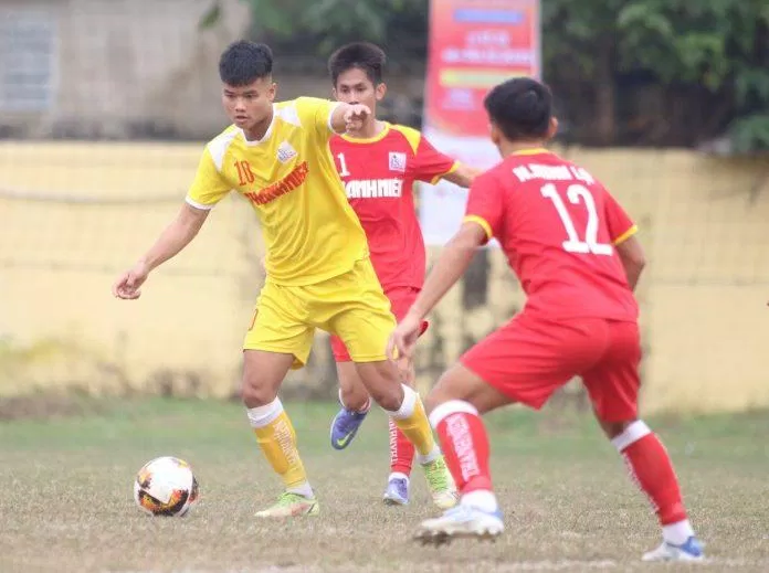 Nguyễn Văn Tùng ghi bàn ấn định chiến thắng với tỷ số 4-1 cho U21 Hà Nội (Ảnh: Internet)