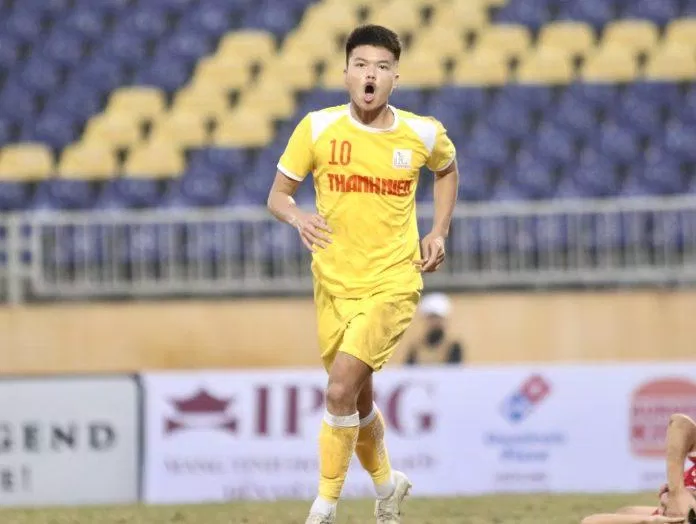 Văn Tùng ghi bàn vào lưới U21 Viettel (Ảnh: Internet)