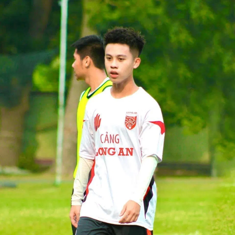 Hoàng Vĩnh Nguyên sẽ gia nhập CLB TPHCM từ mùa giải 2023 (Ảnh: Internet) Hoàng Vĩnh Nguyên sẽ gia nhập CLB TPHCM từ mùa giải 2023 (Ảnh: Internet)