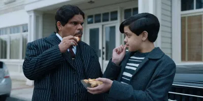 Pugsley Addams đại diện cho cung Ma Kết, yếu mềm và dựa dẫm (Ảnh: Internet)