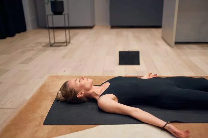 Giấc ngủ yoga mà Yoga Nidra mang lại sẽ giúp bạn cải thiện được tinh thần cũng như sức khỏe một cách đáng kể (Ảnh: Internet)