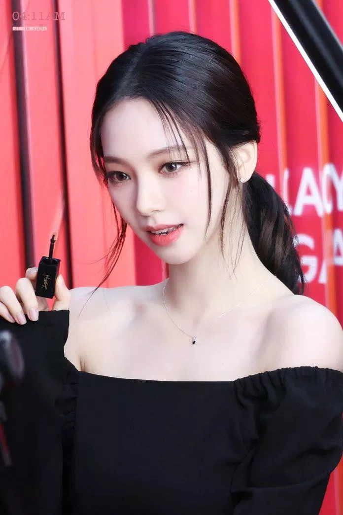 Nhan sắc xinh đẹp của Karina tại sự kiện nhận về "cơn mưa lời khen" (Ảnh: Internet)