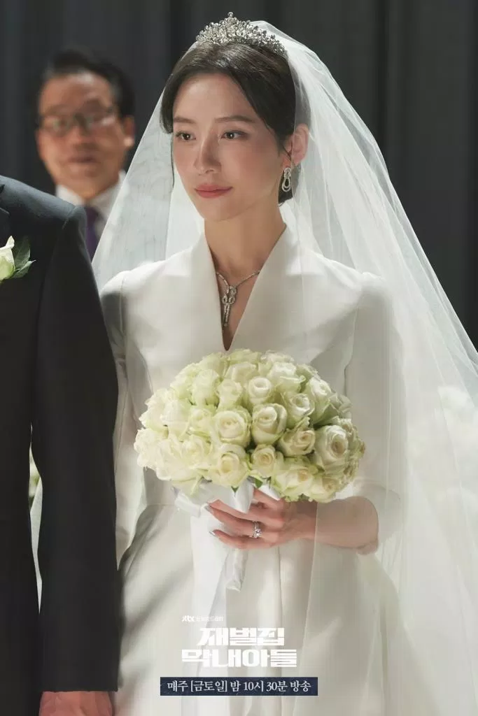 Park Ji Hyun đóng vai Mo Hyun Min Park Ji Hyun đóng vai Mo Hyun Min
