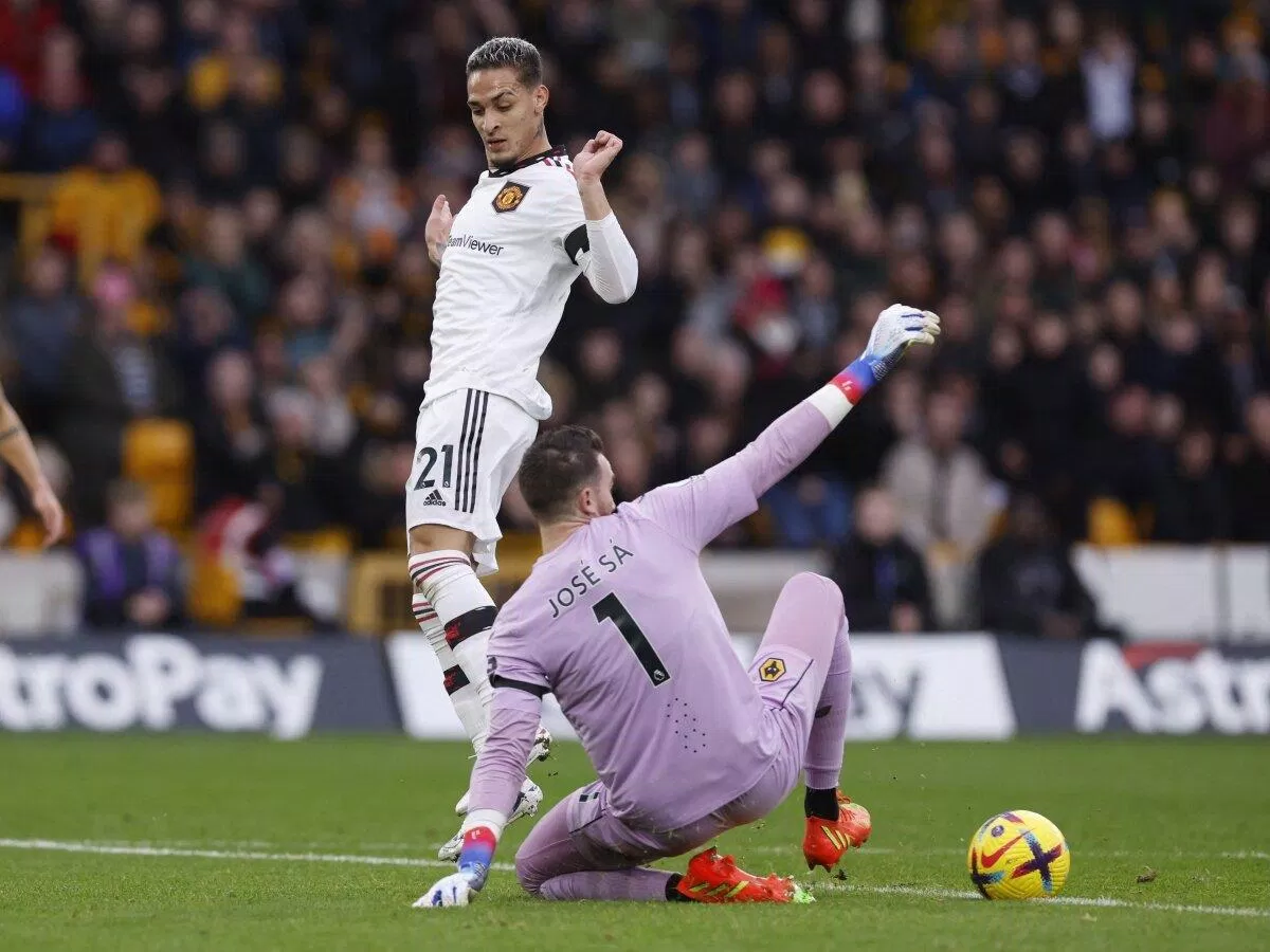 Antony là cầu thủ chơi cực kì năng nổ bên hành lang cánh phải của Man Utd trong cả hai hiệp đấu (Ảnh: Internet)