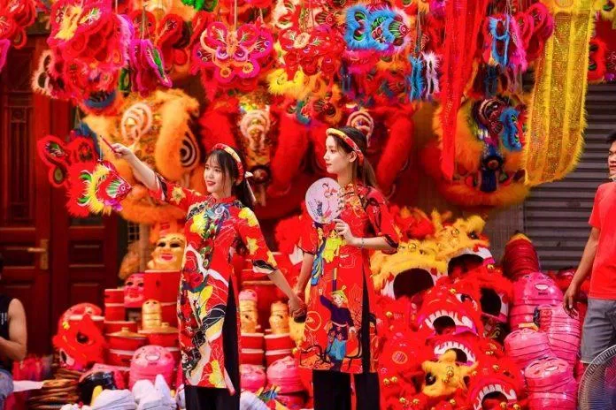 Giới trẻ nô nức check in với không gian tràn ngập màu sắc tết (Nguồn: Internet) Giới trẻ nô nức check in với không gian tràn ngập màu sắc tết (Nguồn: Internet)