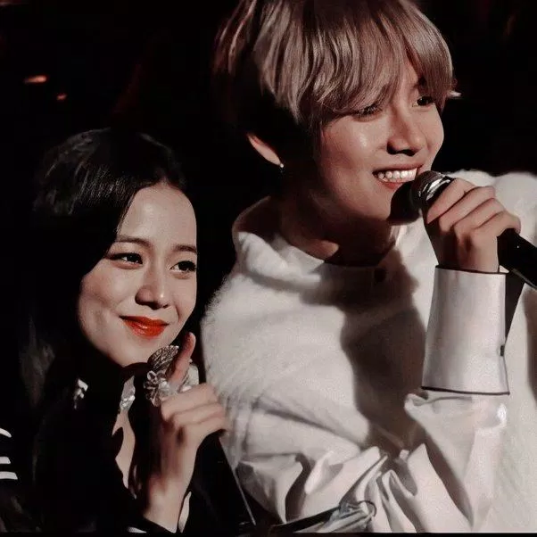 V (BTS) & Jisoo (BLACKPINK)