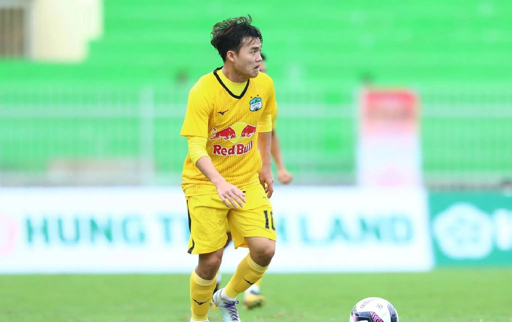 Không tìm được chỗ đứng ở HAGL, Tiến Đat tìm kiếm cơ hội ở giải hạng Nhất (Ảnh: Internet) Không tìm được chỗ đứng ở HAGL, Tiến Đat tìm kiếm cơ hội ở giải hạng Nhất (Ảnh: Internet)