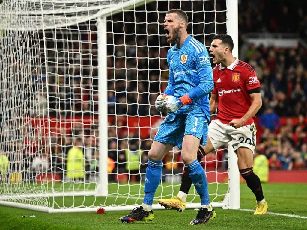 De Gea với những pha bay nhảy không tưởng của mình vẫn là chốt chặn đáng tin cậy của Man Utd ở thời điểm hiện tại (Ảnh: Internet)