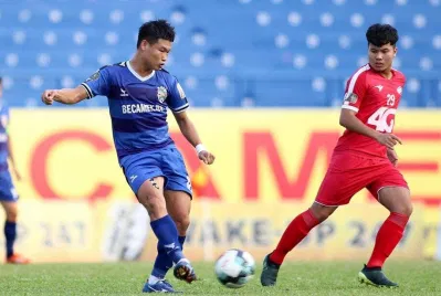 Đông Triều thi đấu cho CLB B.Bình Dương ở V-League 2019 (Ảnh: Internet) Đông Triều thi đấu cho CLB B.Bình Dương ở V-League 2019 (Ảnh: Internet)
