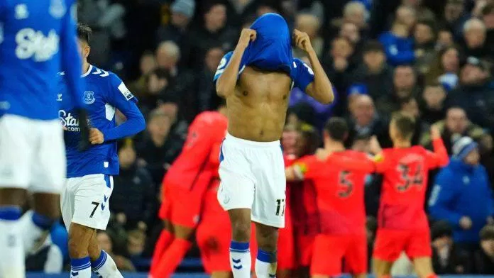 Everton của Frank Lampard đang thiếu rất nhiều điều để có thể trụ lại Premier League ở mùa giải năm nay (Ảnh: Internet) Everton của Frank Lampard đang thiếu rất nhiều điều để có thể trụ lại Premier League ở mùa giải năm nay (Ảnh: Internet)