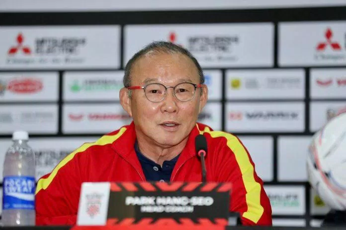 HLV Park muốn giành Cúp vô địch AFF Cup 2022 để báo đáp tình cảm của người hâm mộ đã sát cánh cùng ĐT Việt Nam suốt những năm qua (Ảnh: Internet) HLV Park muốn giành Cúp vô địch AFF Cup 2022 để báo đáp tình cảm của người hâm mộ đã sát cánh cùng ĐT Việt Nam suốt những năm qua (Ảnh: Internet)